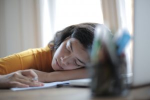 Narcolepsia: conheça os sintomas, causas e tratamentos
